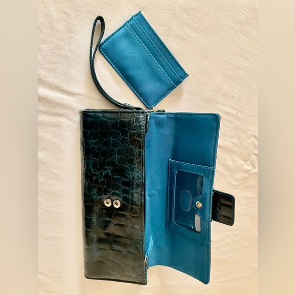 Kelly & Katie Blue Crocodile-embossed Style Wallet with Silver-tone buckle - Picture 5 of 10